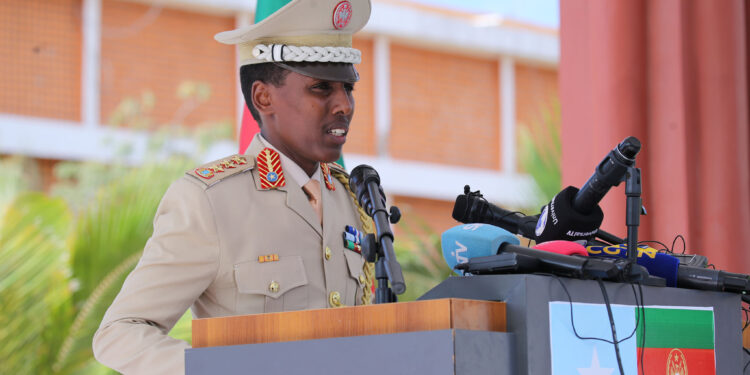 Un général somalien est le plus jeune à prendre les rênes des forces armées  - Africa Defense Forum