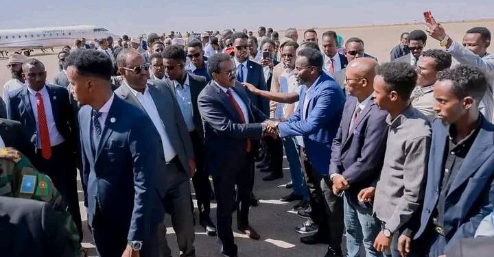 Former President Farmaajo Visits Garowe Amid Constitutional Tensions ...